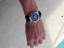 The Stuhrling watch in action. Note the contrast on the bezel. 