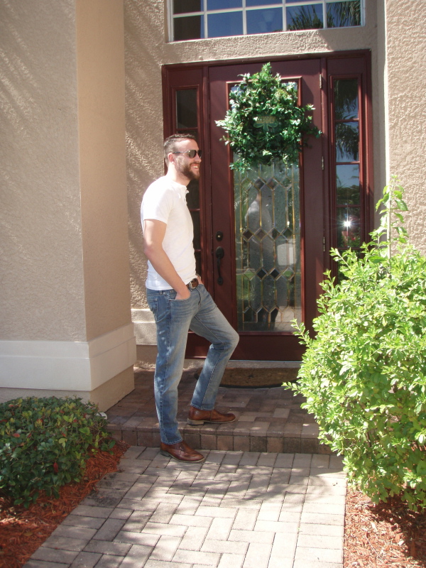 Lightwash denim in the Florida sun. Jeans by J. Crew (484 fit). Henley by Mossimo. Desert boots by Steve Madden. Sunglasses by Ralph Lauren. 