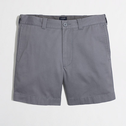 Washed fabric in a slimmer cut that hits above the knee — exactly what's needed in spring or summer shorts.