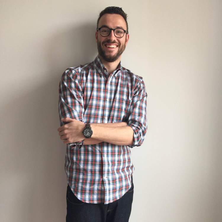 Shirtails are slightly long in the front and back for my personal taste, but it's still fit to be worn untucked. 