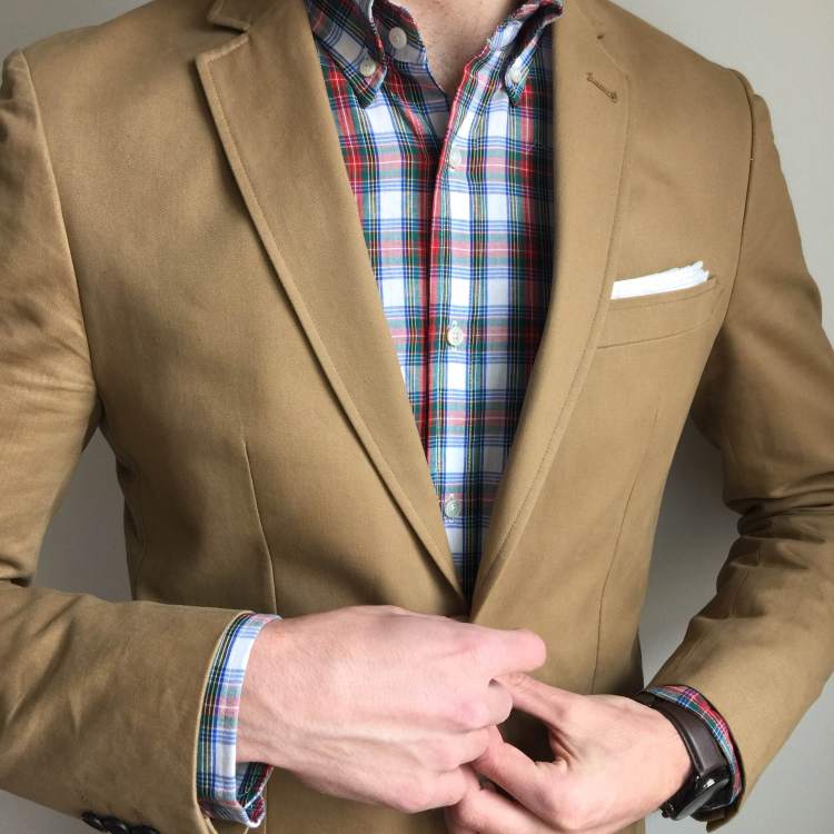 A closer look at details of the shirting and the blazer. Pocket square by Banana Republic. 