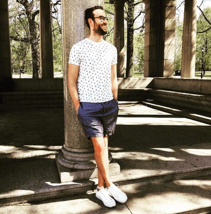 One way to wear shorts in the warmer months. Linen herringbone pair seen here by Frank & Oak. Nautical print T-shirt by J. Crew Factory. White sneakers by GREATS Brand. Glasses by Warby Parker.