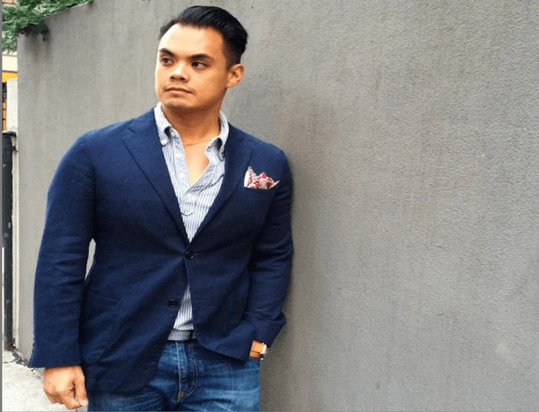 My friend Barron Cuadro of Effortless Gent showing off one way to style dark denim.