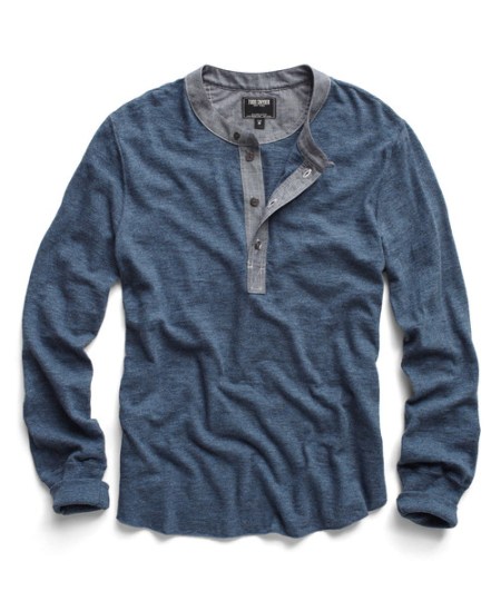 An of-the-moment color with unique finishing touches like a chambray placket.