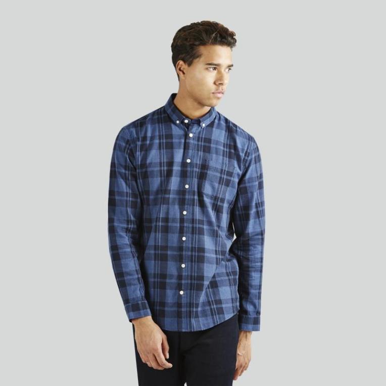 Another modern shirting release from Frank & Oak for consideration in your wardrobe.