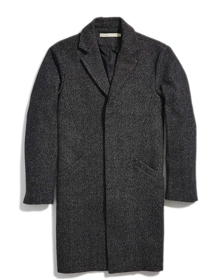 A clean and minimal jacket for equally cleaned-up looks this winter.