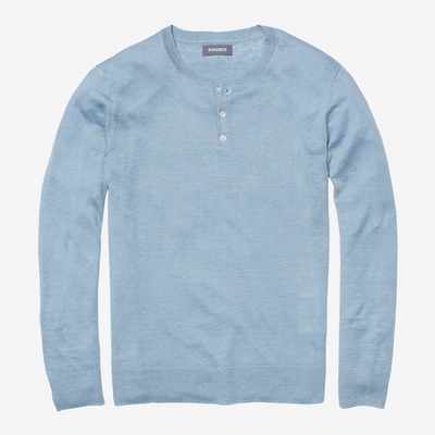 A switch from heather grey to a lighter blue that should pair quite well with dark denim or khaki shorts.