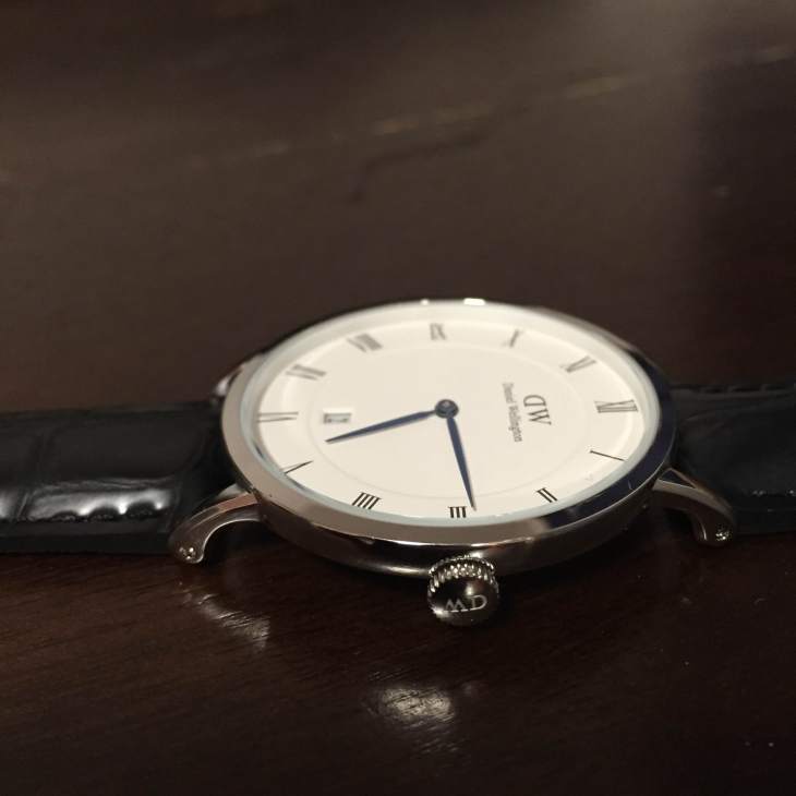 Devilish details that strike a very dressy (and dapper) tone from Daniel Wellington. Thanks to the brand for this stunning watch!