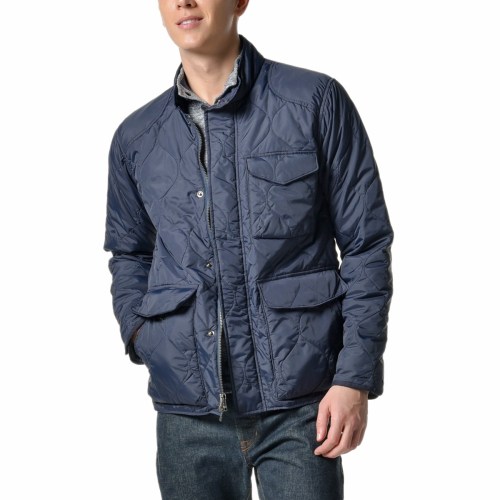 A hybrid jacket that's ideal for the shifting temps of spring.