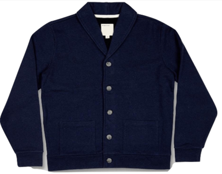 An easygoing-yet-crisp cardigan ideal for layering in cold weather. 