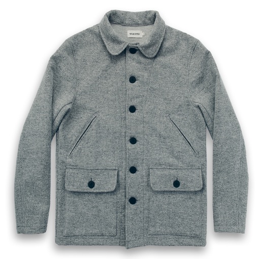 Welted handwarmer pockets and patch flap pockets translate to functionality, top-notch construction and great style. 