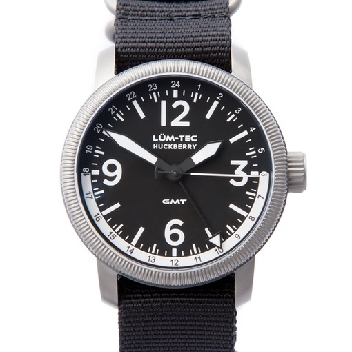 Between the NATO strap and the stainless steel case, this watch can handle quite a bit. 